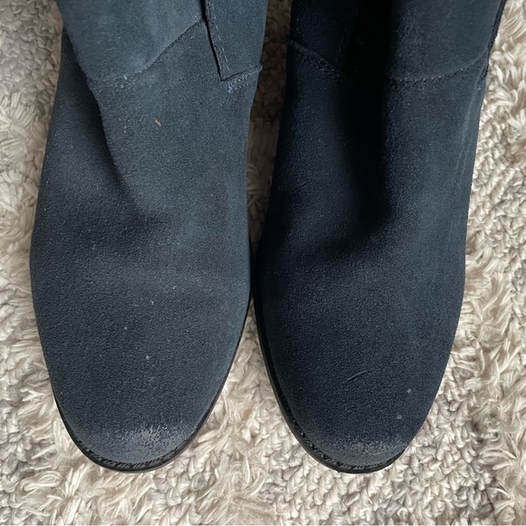 RH -Easton Navy Blue suede pull on booties women’s size 7 - Picture 3 of 5